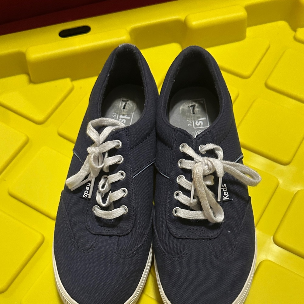 Keds women’s Dark Blue Canvas Sneakers